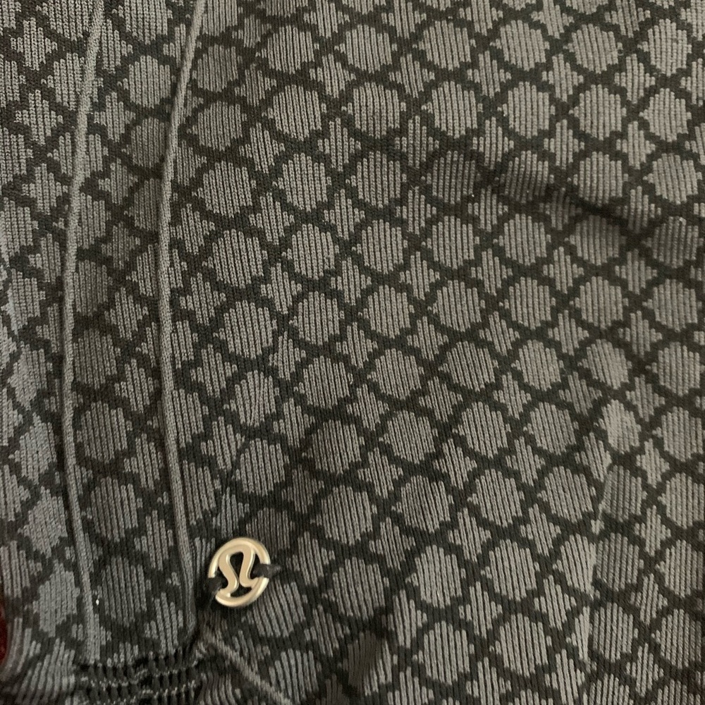 Lululemon in the flow, crop size 8 - Picture 3 of 3